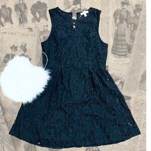 Monteau Lace Overlay Sleeveless Skater Mini Dress - EUC - M - Spring is coming!